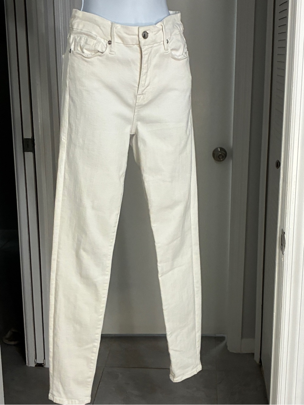 Good American White Straight-Leg Jeans
